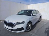 Usado Skoda Octavia Ambition 116 CV (85 kW) 2022 Blanco Familiar