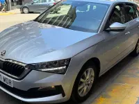 Usado Skoda Scala Ambition 95 CV (69 kW) 2023 Gris Utilitario