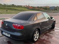 Usado Seat Exeo Style 120 CV (88 kW) 2011 Gris / plata Berlina