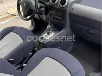 Usado Peugeot 1007 75 CV (55 kW) 2006 Gris / plata Monovolumen