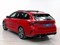 Usado Skoda Octavia RS 245 CV (180 kW) 2024 Rojo Familiar