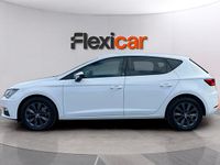 Usado Seat Leon Style 130 CV (95 kW) 2018 Blanco Berlina