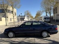 Käytetty Mercedes E200 Elegance 136 HP (100 kW) 2000 Sininen Sedan
