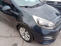 Usado Kia Rio 84 CV (61 kW) 2016 Azul Berlina