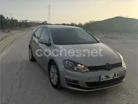 Usado VW Golf VII Advance 105 CV (77 kW) 2013 Gris / plata Berlina