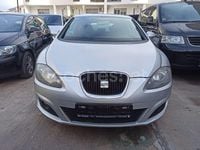 Usado Seat Leon Reference 105 CV (77 kW) 2012 Gris / plata Berlina