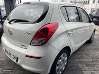 Usado Hyundai i20 2012 Blanco Berlina