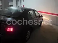 Usado Seat Toledo Stella 110 CV (80 kW) 2002 Negro Berlina
