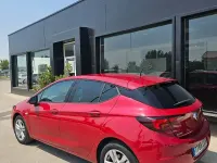 Usado Opel Astra Elegance 122 CV (89 kW) 2020 Rojo Berlina