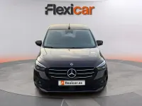 Usado Mercedes T180 116 CV (85 kW) 2022 Granate Monovolumen
