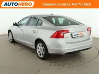Usado Volvo S60 Momentum 136 CV (100 kW) 2015 Gris Berlina
