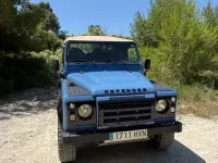 Usado Land Rover Defender SE 122 CV (89 kW) 2014 Azul Familiar