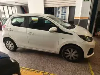 Usado Peugeot 108 69 CV (50 kW) 2015 Blanco Berlina