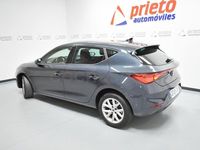 Usado Seat Leon Style 116 CV (85 kW) 2022 Gris / plata Berlina