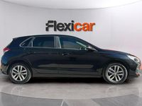 Usado Hyundai i30 120 CV (88 kW) 2018 Negro Berlina