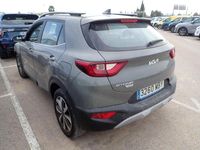 Usado Kia Stonic 120 CV (88 kW) 2022 Verde SUV