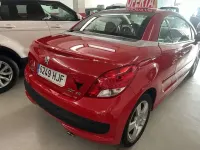 Usado Peugeot 207 CC 120 CV (88 kW) 2012 Rojo Descapotable