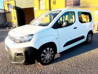 Usado Citroën Berlingo Rip Curl 102 CV (75 kW) 2021 Blanco Monovolumen
