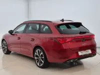 Usado Seat Leon FR 150 CV (110 kW) 2025 Rojo Familiar