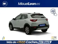Usado Kia Stonic 101 CV (74 kW) 2025 Gris SUV