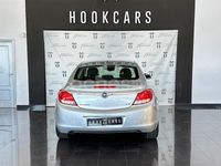 Usado Opel Insignia Edition 131 CV (96 kW) 2011 Gris / plata Berlina