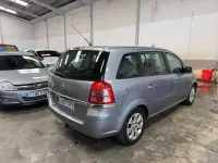 Usado Opel Zafira Enjoy Plus 110 CV (80 kW) 2010 Blanco Monovolumen