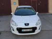 Usado Peugeot 308 Access 98 CV (72 kW) 2013 Blanco Berlina