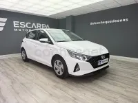 Usado Hyundai i20 100 CV (73 kW) 2021 Blanco Utilitario
