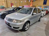 Usado VW Polo Trendline 60 CV (44 kW) 2001 Plateado Utilitario