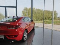 Usado Hyundai i30 120 CV (88 kW) 2018 Rojo Berlina