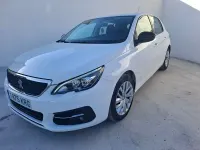 Usado Peugeot 308 Allure 130 CV (95 kW) 2018 Blanco Berlina