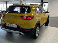 Usado Kia Stonic 84 CV (61 kW) 2022 Amarillo SUV
