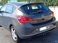 Usado Opel Astra Selective 110 CV (80 kW) 2015 Gris / plata Berlina