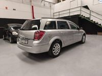 Usado Opel Astra Enjoy 100 CV (73 kW) 2006 Gris / plata Familiar