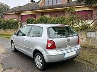 Usado VW Polo Advance 75 CV (55 kW) 2005 Gris / plata Utilitario