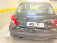 Usado Peugeot 207 75 CV (55 kW) 2011 Negro Berlina