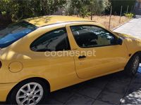 Usado Renault Mégane Coupé 95 CV (69 kW) 1999 Amarillo Coupe