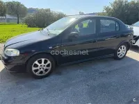Usado Opel Astra Comfort 100 CV (73 kW) 2003 Negro Familiar