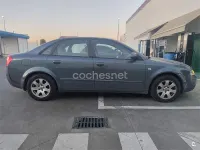Usado Audi A4 130 CV (95 kW) 2001 Gris / plata Berlina