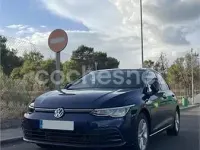 Usado VW Golf VIII 110 CV (80 kW) 2021 Azul Berlina