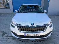 Usado Skoda Kamiq Ambition 110 CV (80 kW) 2022 Blanco SUV