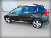Usado Peugeot 2008 Allure 120 CV (88 kW) 2015 Negro SUV