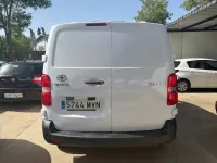 Usado Toyota Proace 102 CV (75 kW) 2024 Blanco Monovolumen