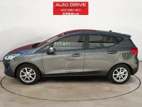 Usado Ford Fiesta Active 85 CV (62 kW) 2018 Gris / plata Utilitario