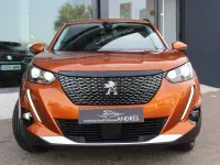 Usado Peugeot 2008 Active 110 CV (80 kW) 2021 Naranja SUV