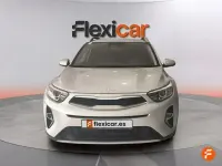 Usado Kia Stonic 79 CV (58 kW) 2025 Gris / plata SUV