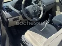 Usado Renault Mégane Authentique 85 CV (62 kW) 2007 Gris / plata Berlina