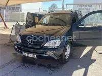 Usado Mercedes ML270 163 CV (119 kW) 2004 Negro SUV