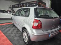 Usado VW Polo Trendline 75 CV (55 kW) 2002 Gris / plata Berlina