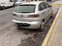 Usado Seat Ibiza 100 CV (73 kW) 2004 Gris / plata Utilitario
